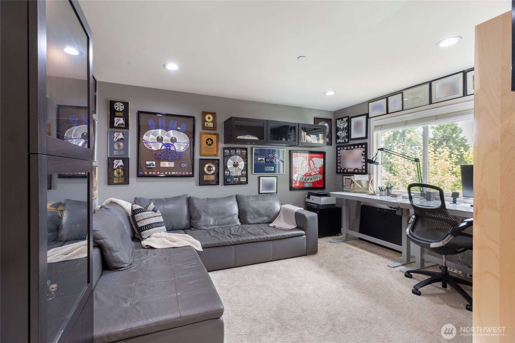 Elegant and tranquil retreat with generous proportions and a versatile lounge space.