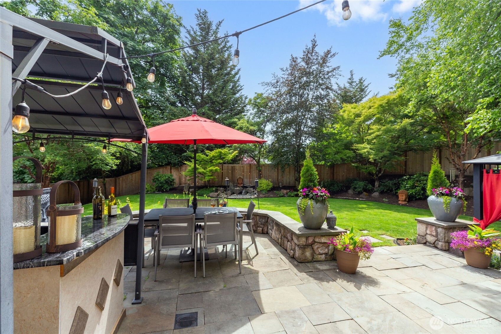 Backed by natural greenery and just moments from Cougar Mountain, this location offers the perfect blend of neighborhood living and outdoor lifestyle