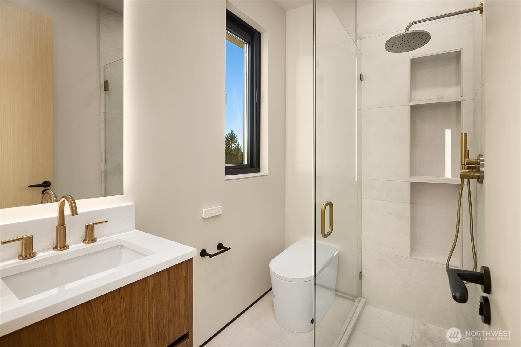 En-suite bath