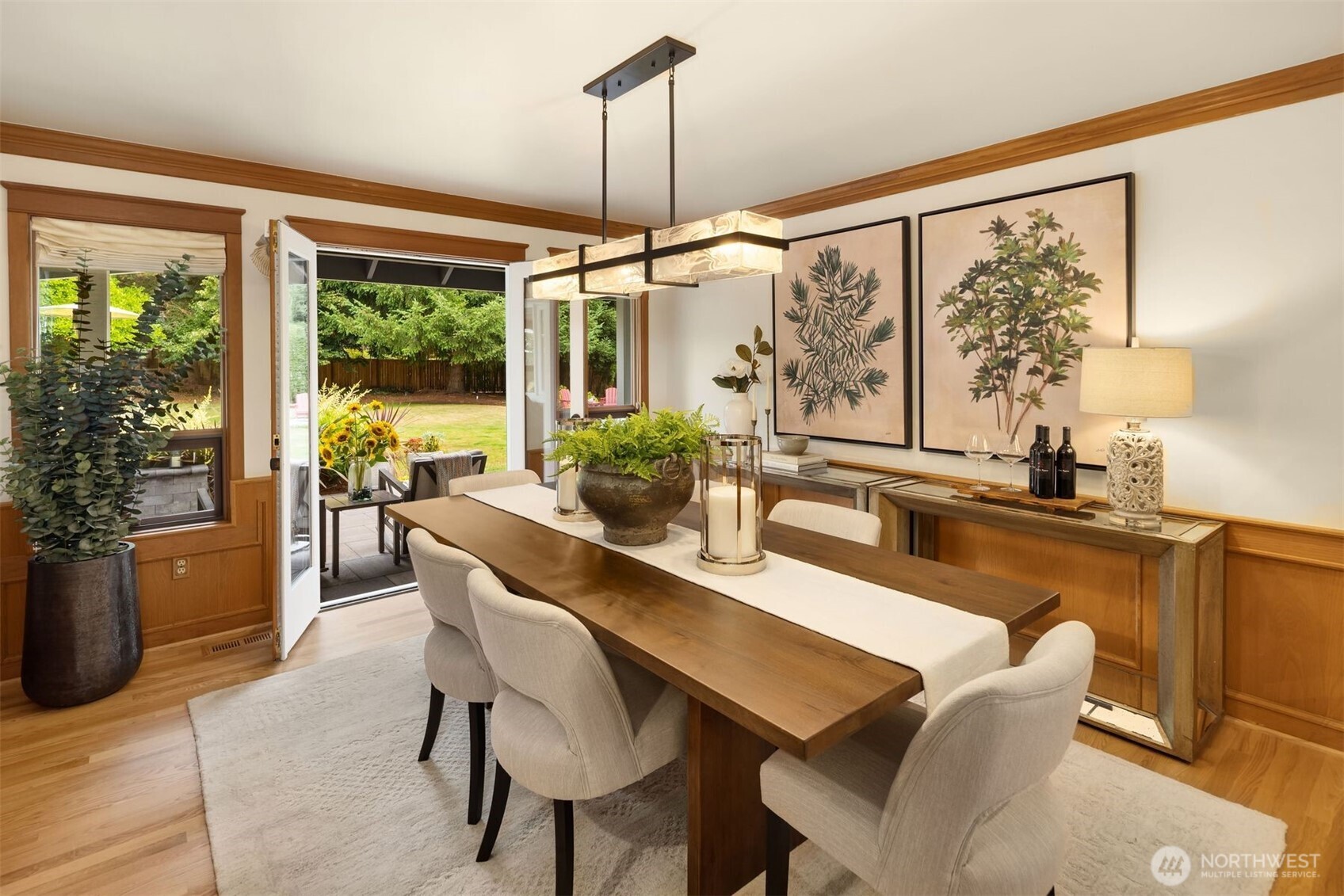 Beautiful moulding and hardwood floors