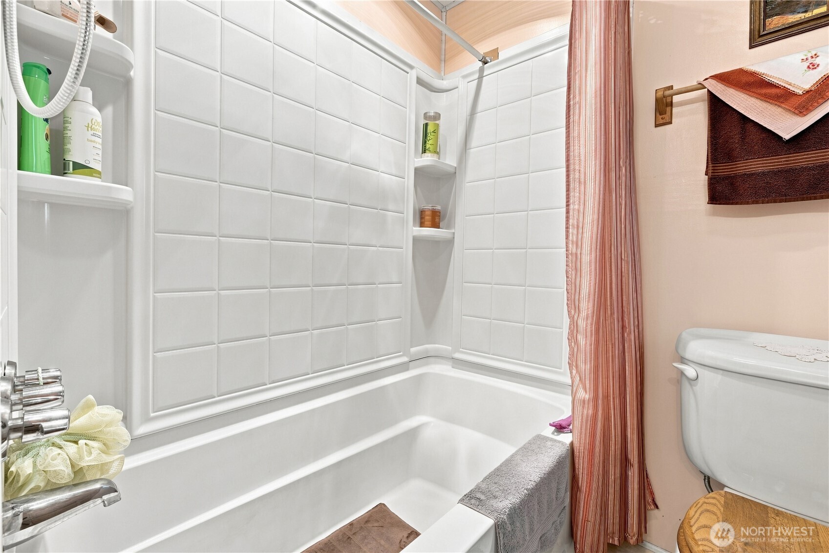 Bathtub in hall bathroom