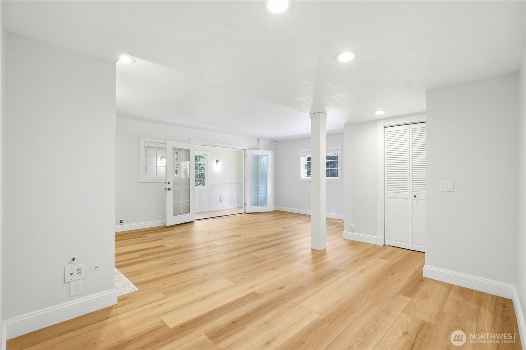 Lower level family room without virtually staged! Home is kept meticulously clean by the current owners.