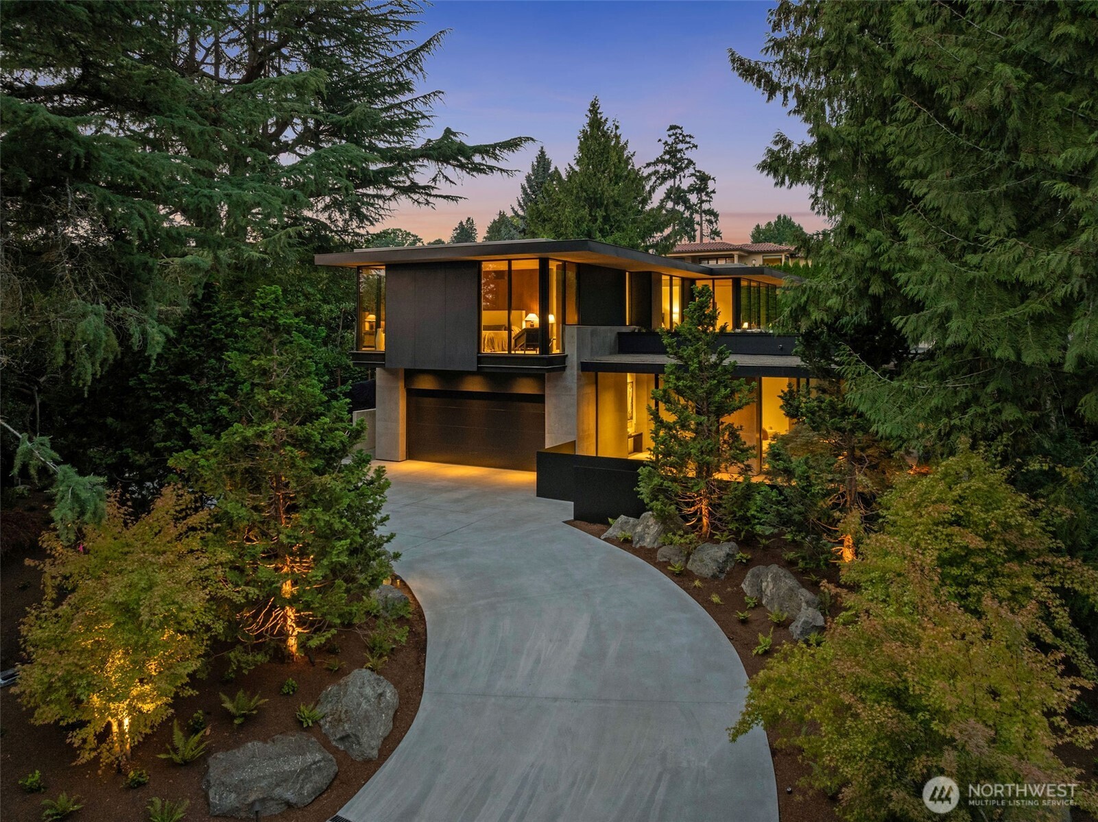 A singular residence where structure, craft and technology quietly recede, leaving an experience that feels serene, immersive and almost otherworldly.