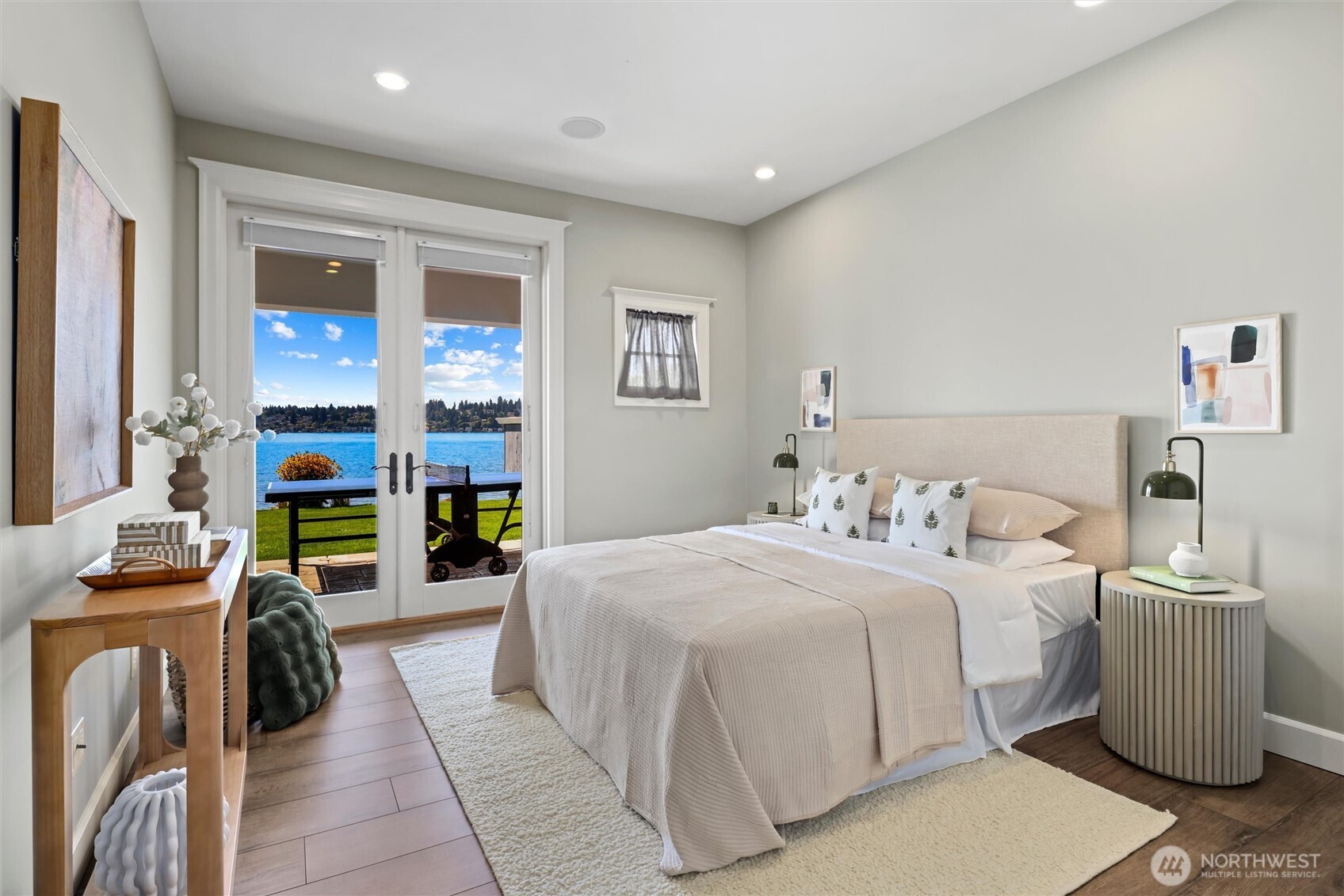 Lower level suite with ensuite bath