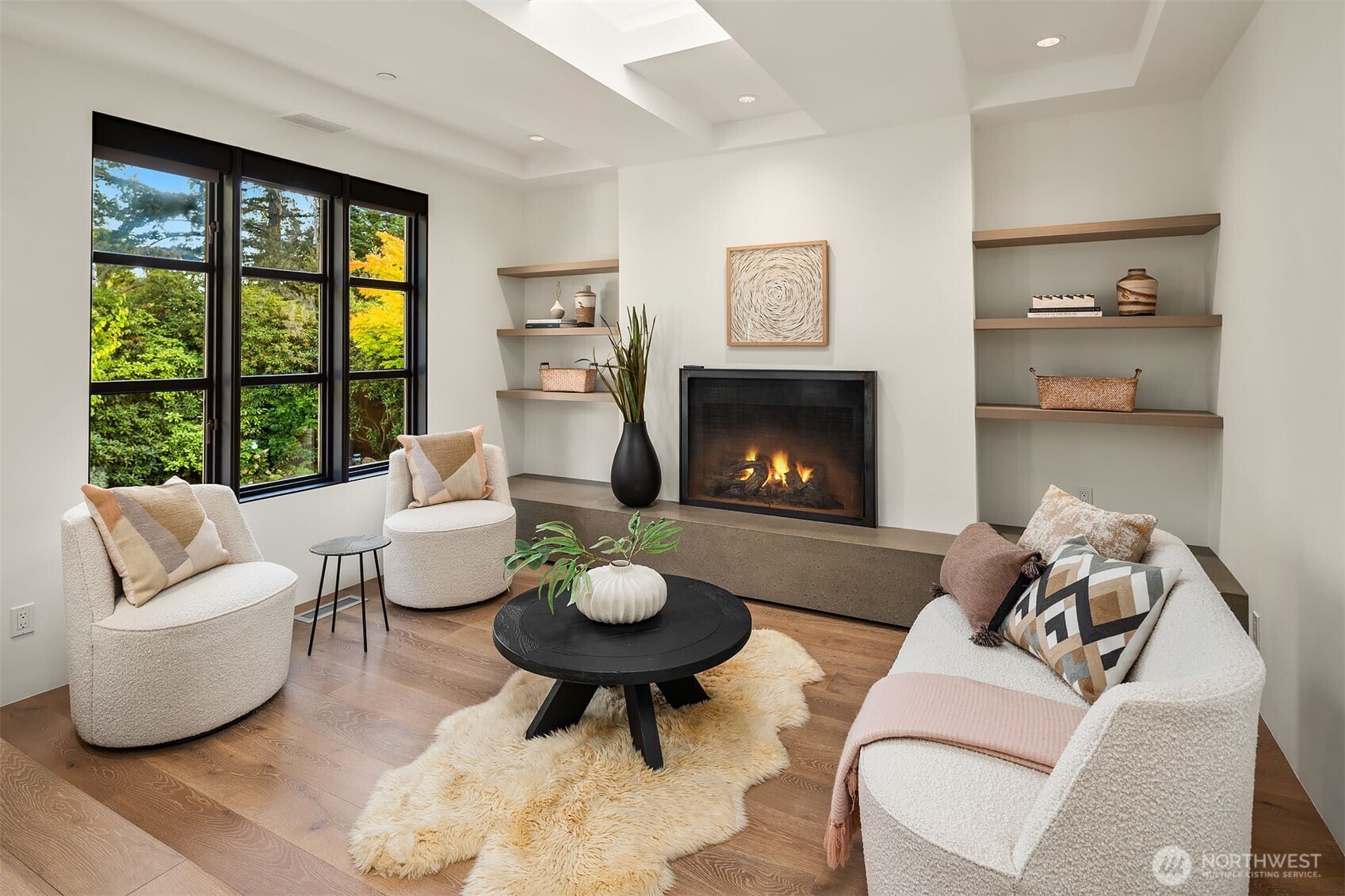 Sitting room off Primary suite