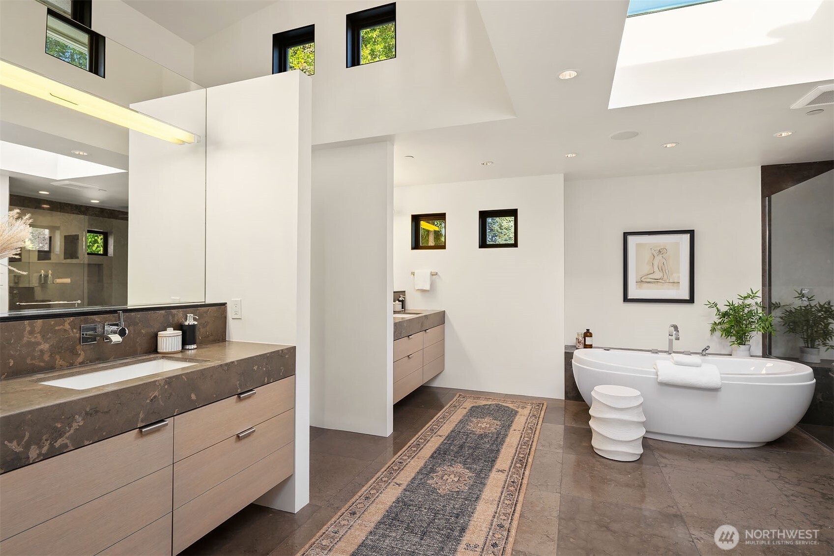 Bath with dual sinks + 2 closets
