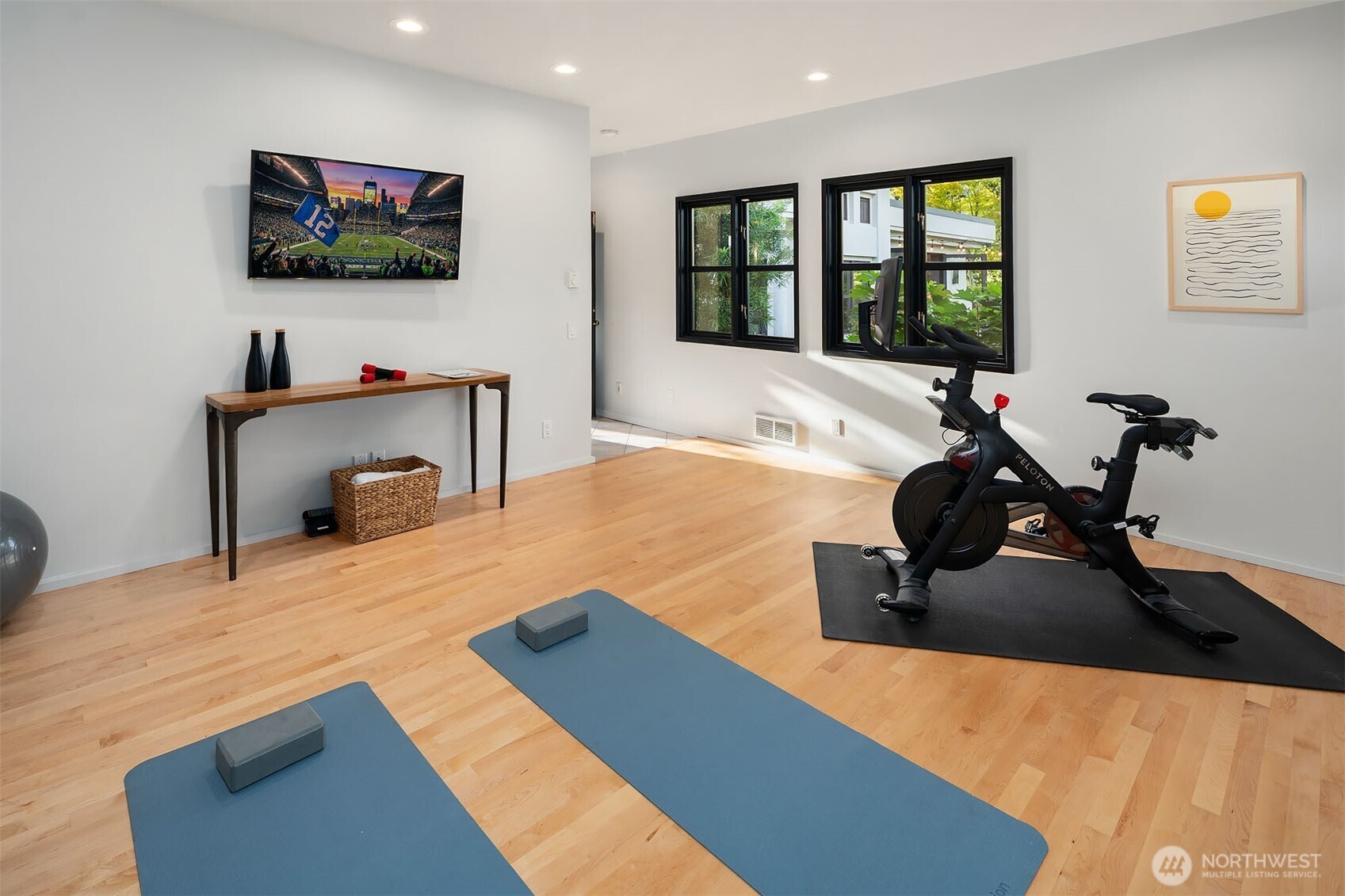Detached Studio/Guest Suite with 3/4 bath