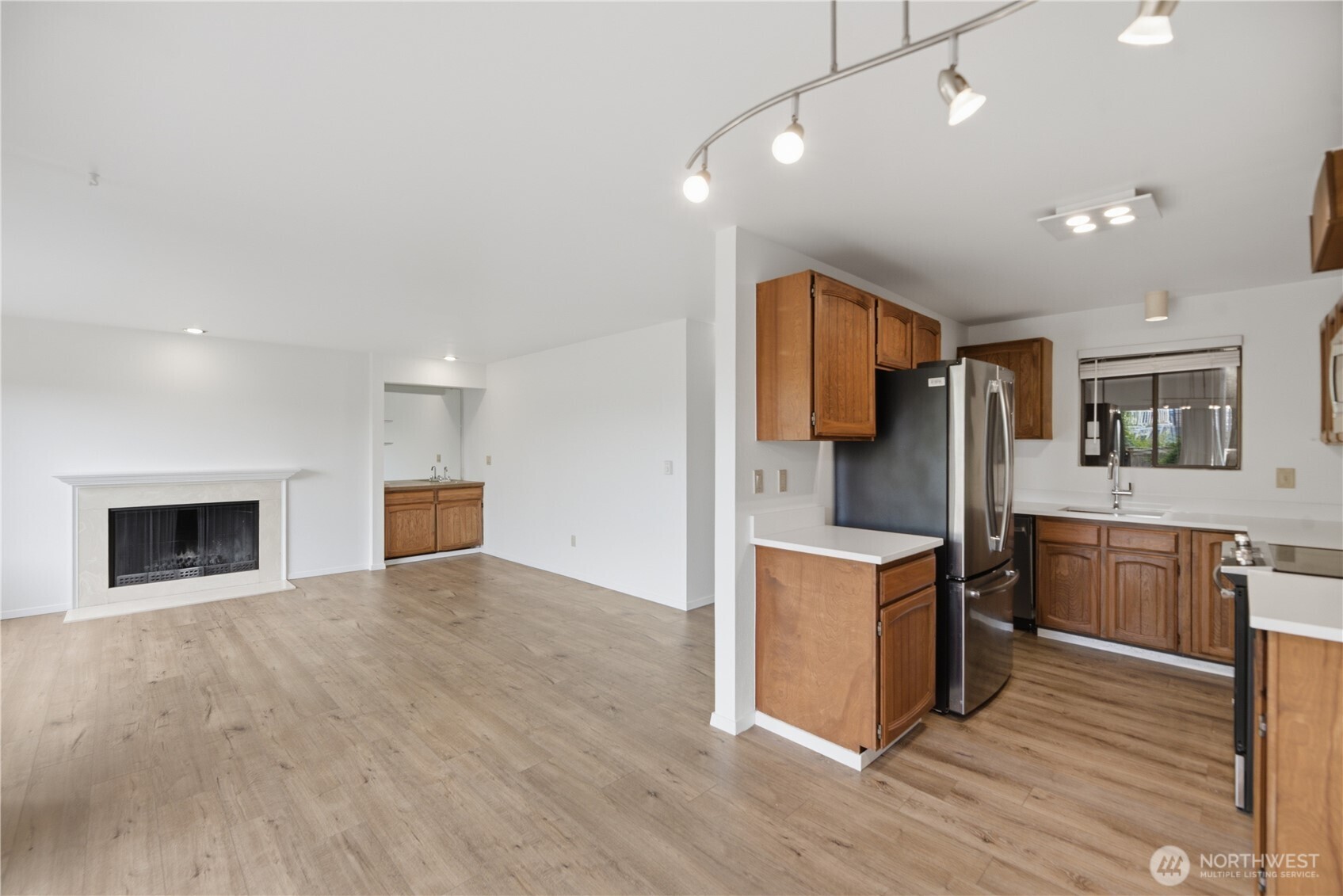 Wood fireplace and wet bar
