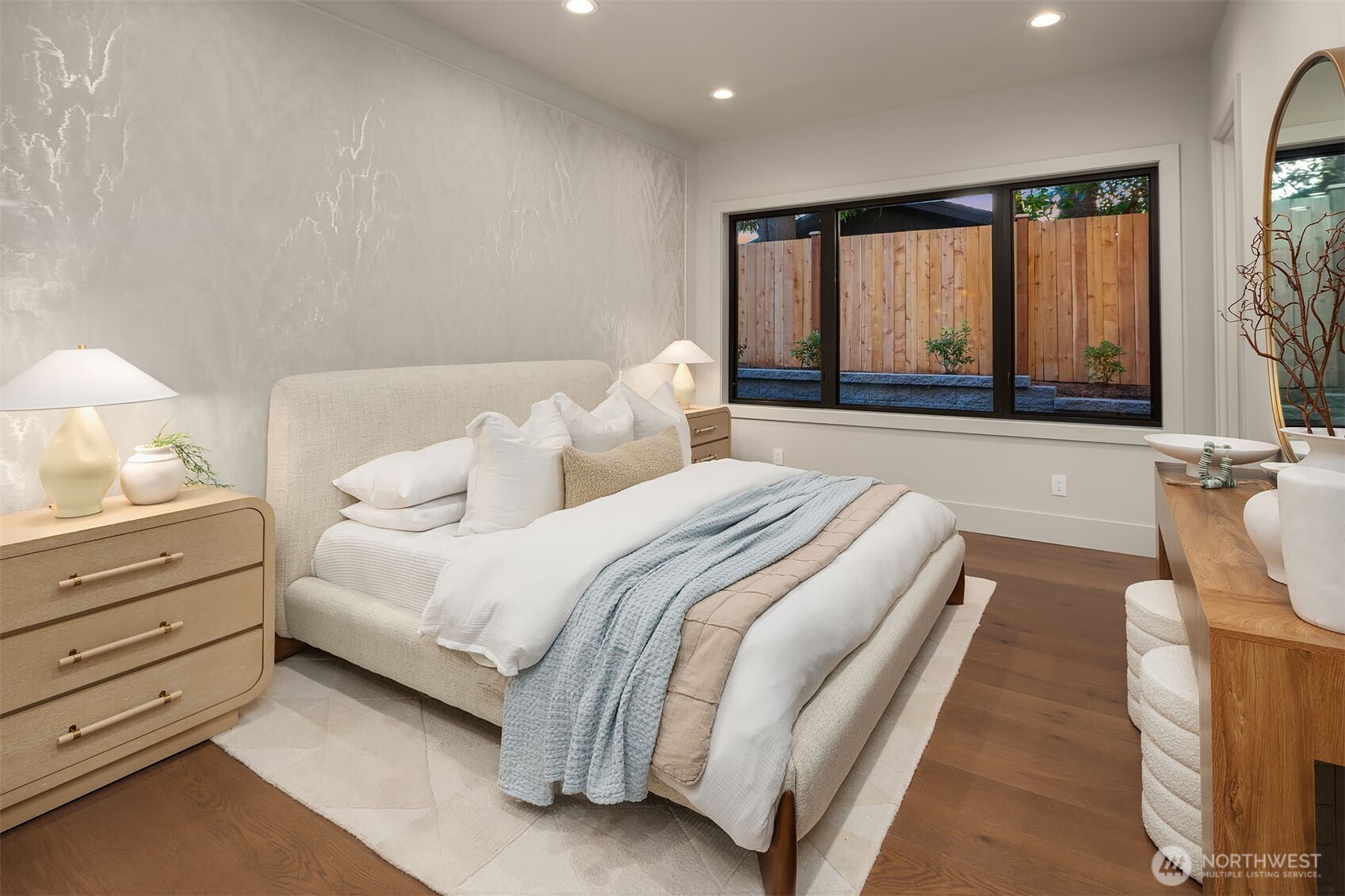 Main floor gen suite