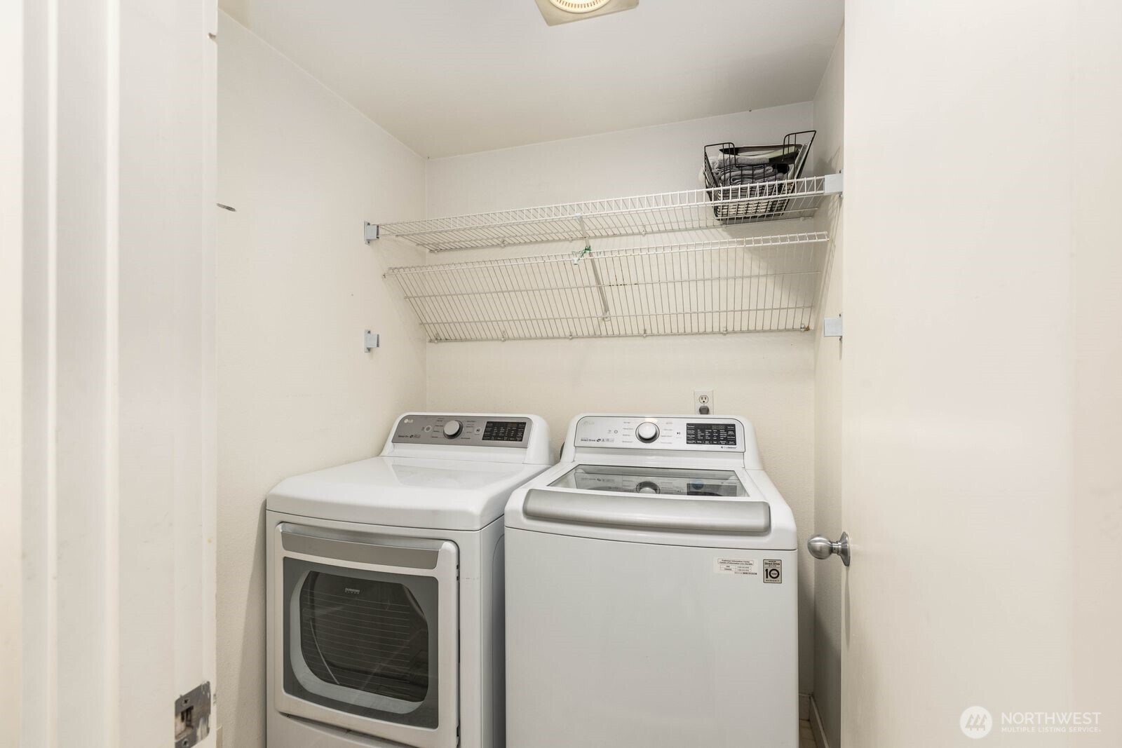 Washer and dryer stay