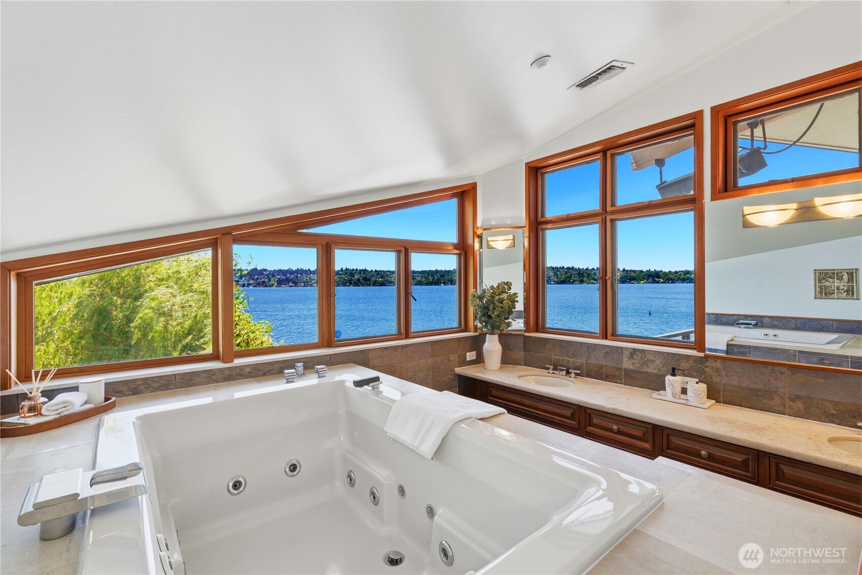 5-piece En suite bath