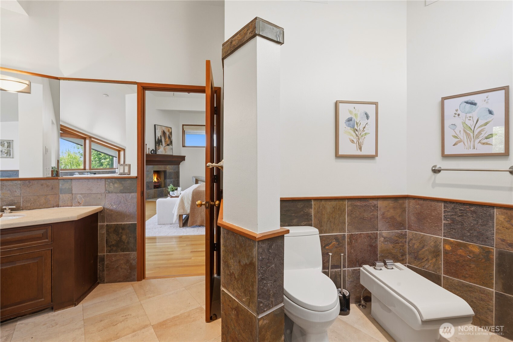 Jetted Tub & Lake Views