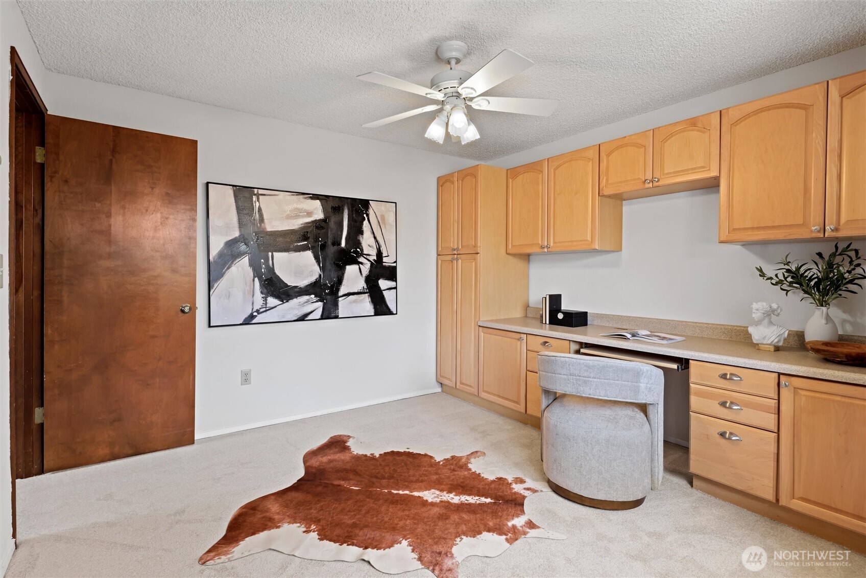 Second bedroom.