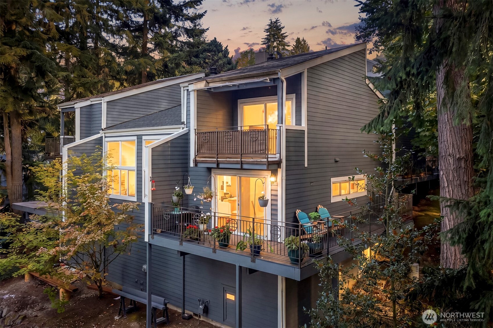 Cougar Hills Estates - Easy access to all major freeways for a low stress commute to most employers in Seattle or Bellevue