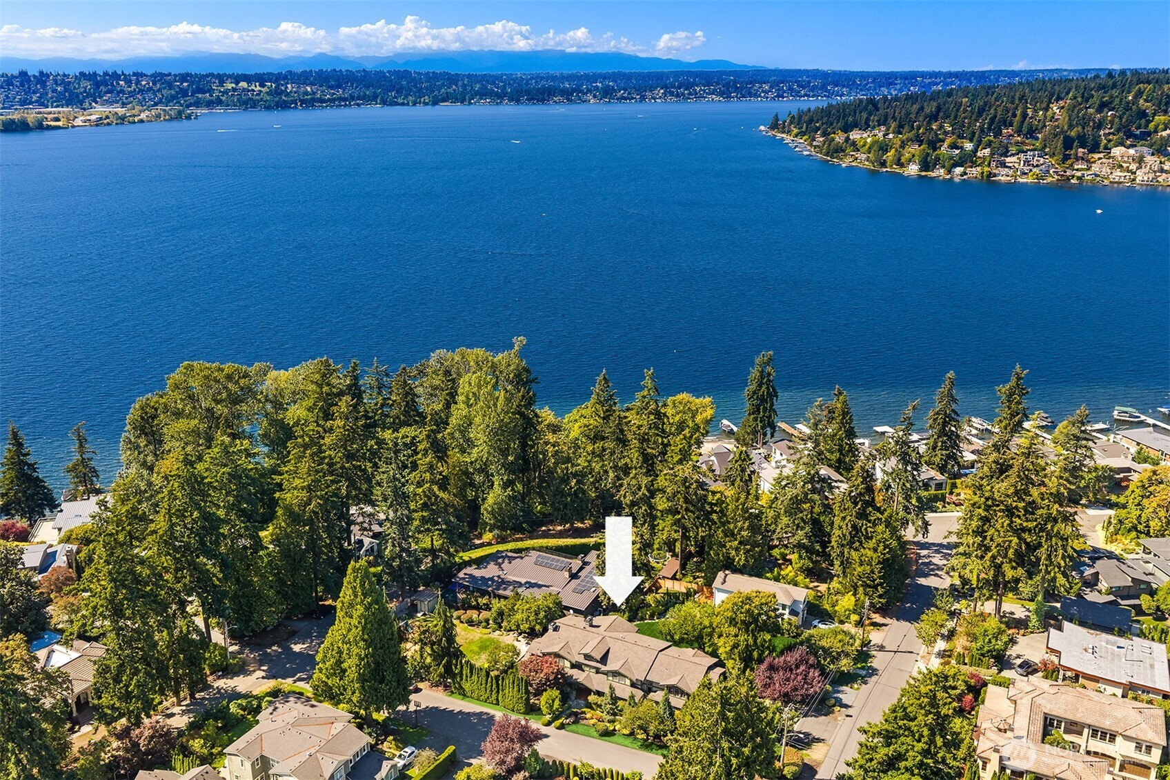 Steps to Kiwanis Park and LK. Washington