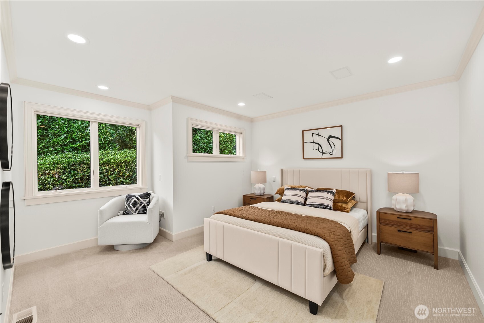 2nd bedroom suite on main