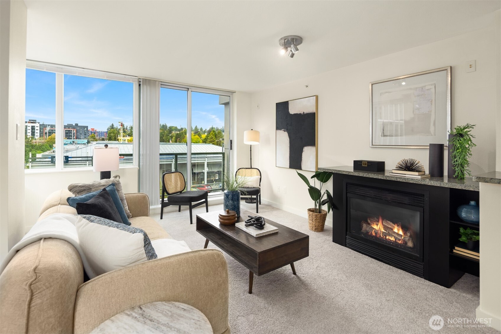 Enjoy the gorgeous city and territorial views!