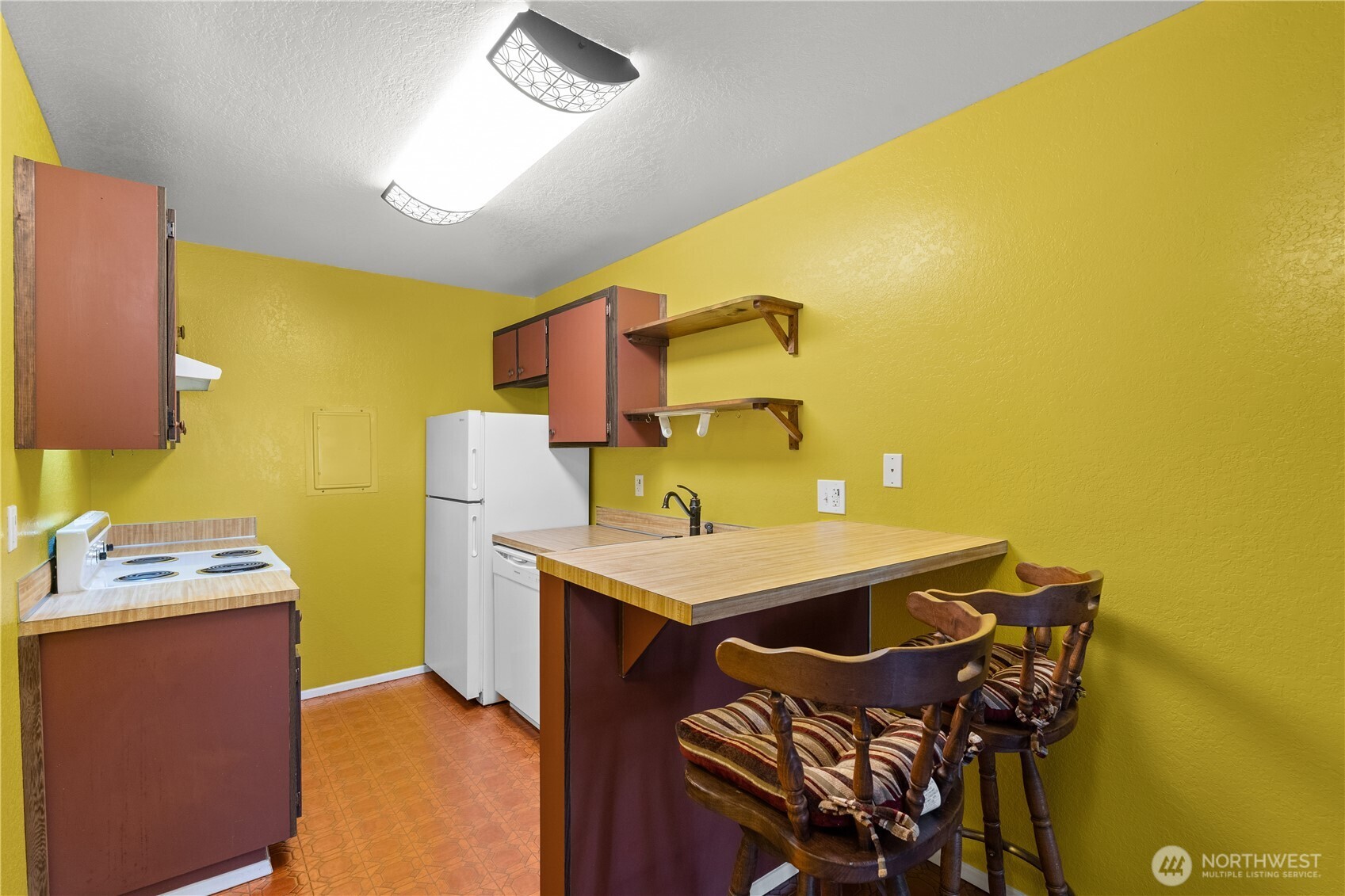 Kitchen seating area
