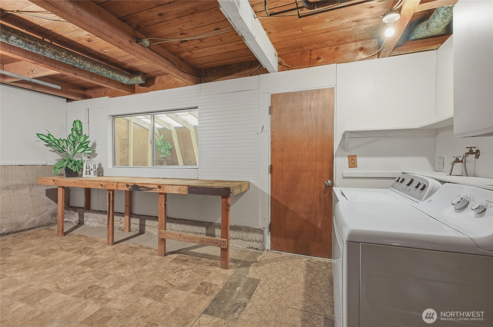 EXTRA SPACE, GREAT FOR CRAFTS, PLUS A GREENHOUSE,.Laundry/Storage