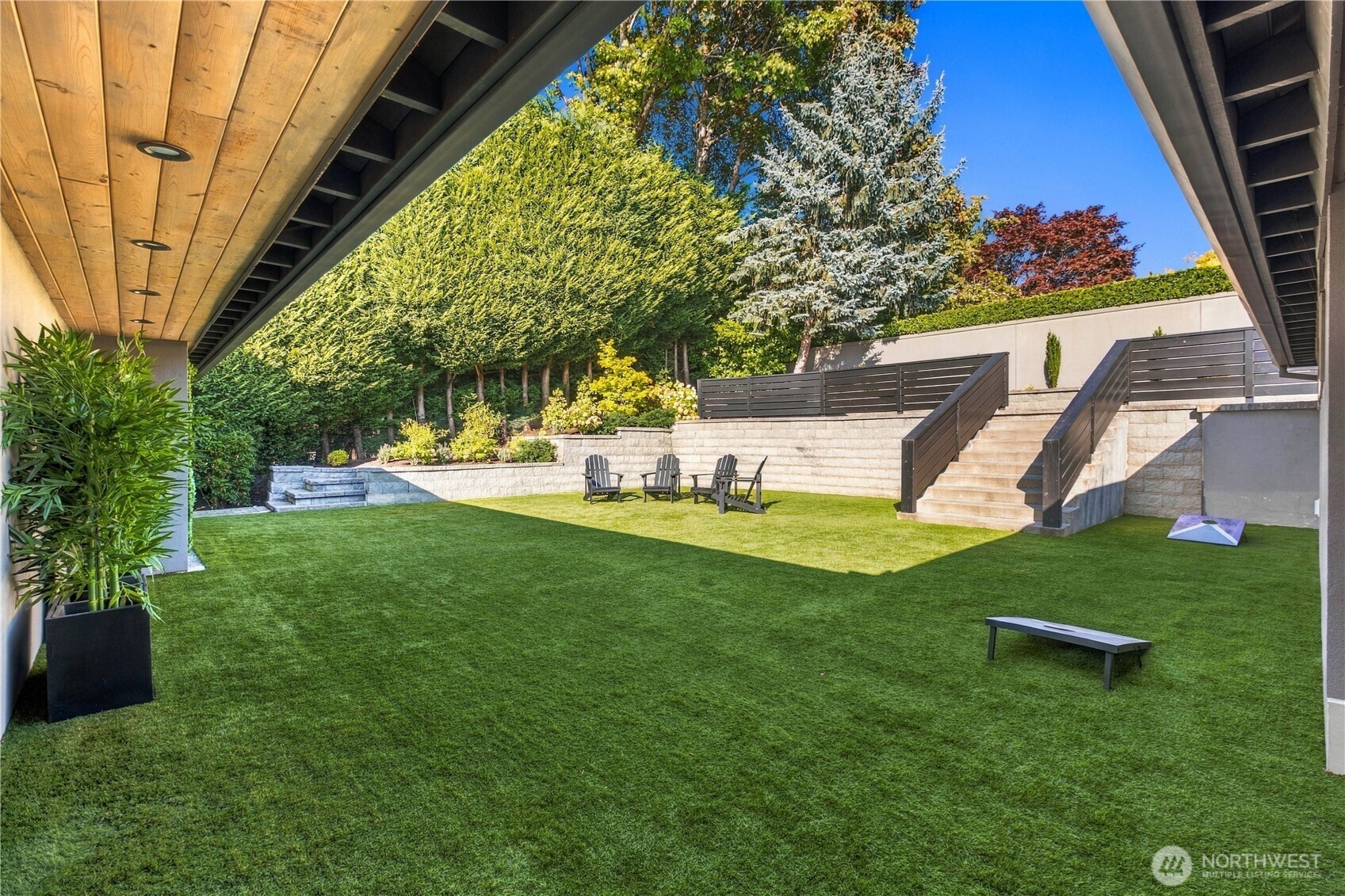 Additional lawn space ideal for entertaining & play