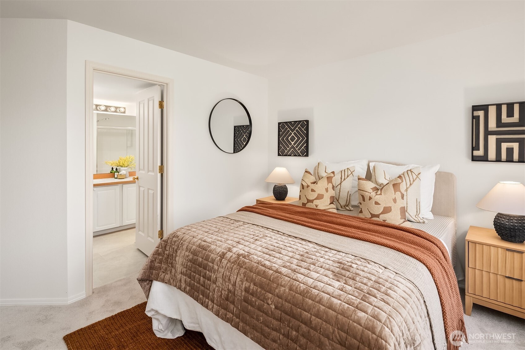 Looking toward the en-suite bath.