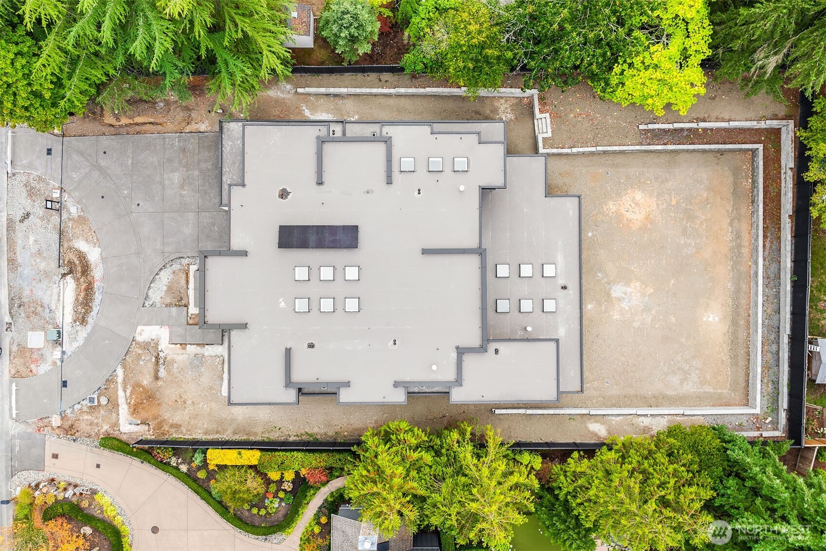 20,869 SF of Level Grounds.